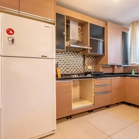 Cozy Flat With Location In Uskudar *